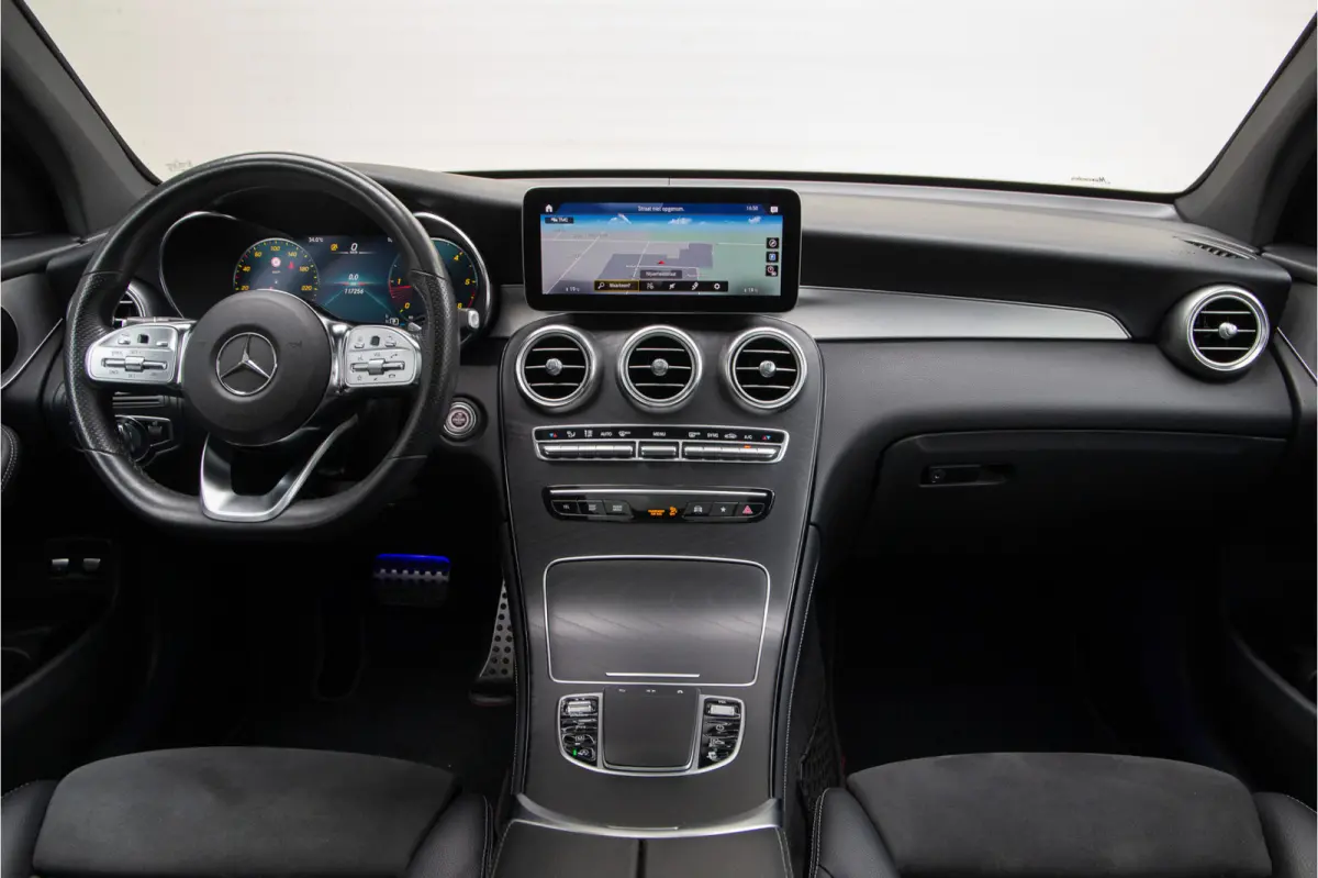 300d 4MATIC Premium AMG, Distronic, Pano, Trekhaak, Digital Cockpit, Nightpakket, Facelift