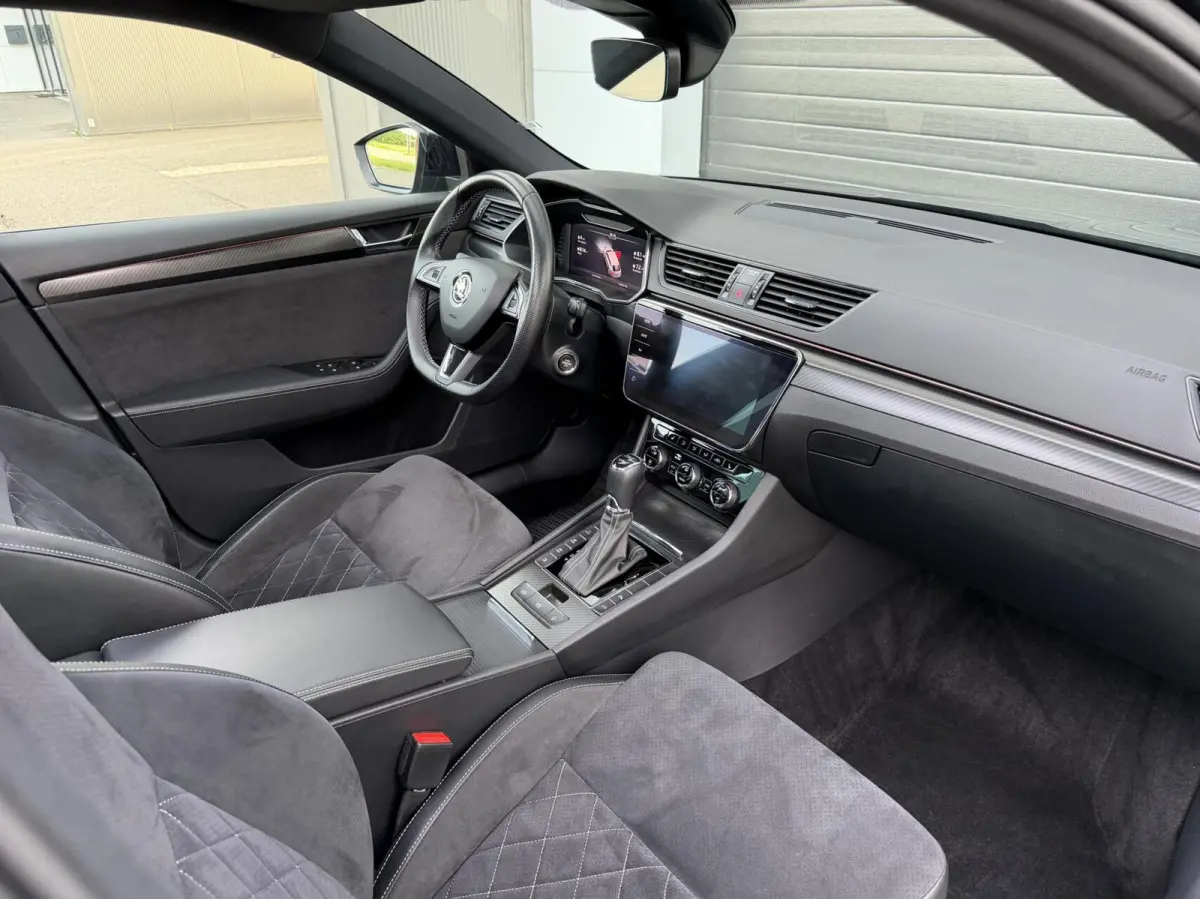 1.4 TSI iV Sportline Business Panodak | Ambient