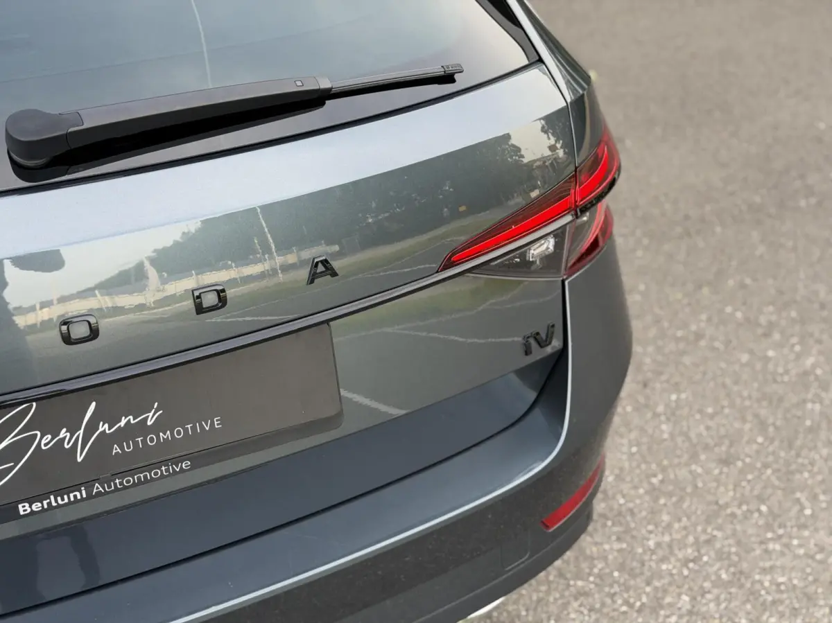 1.4 TSI iV Sportline Business Panodak | Ambient
