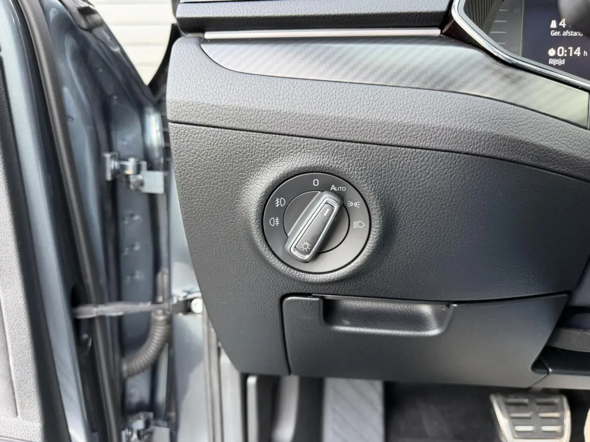 1.4 TSI iV Sportline Business Panodak | Ambient