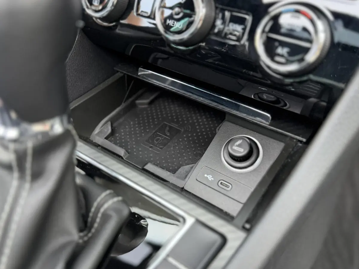 1.4 TSI iV Sportline Business Panodak | Ambient