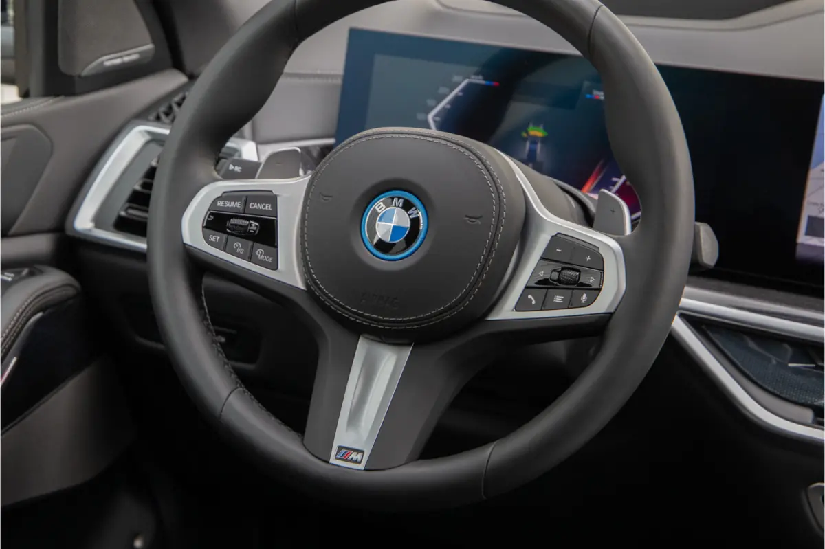 xDrive50e M-Sport , Pano, Innovation, Harman-Kardon, Head-up, 22" 2026