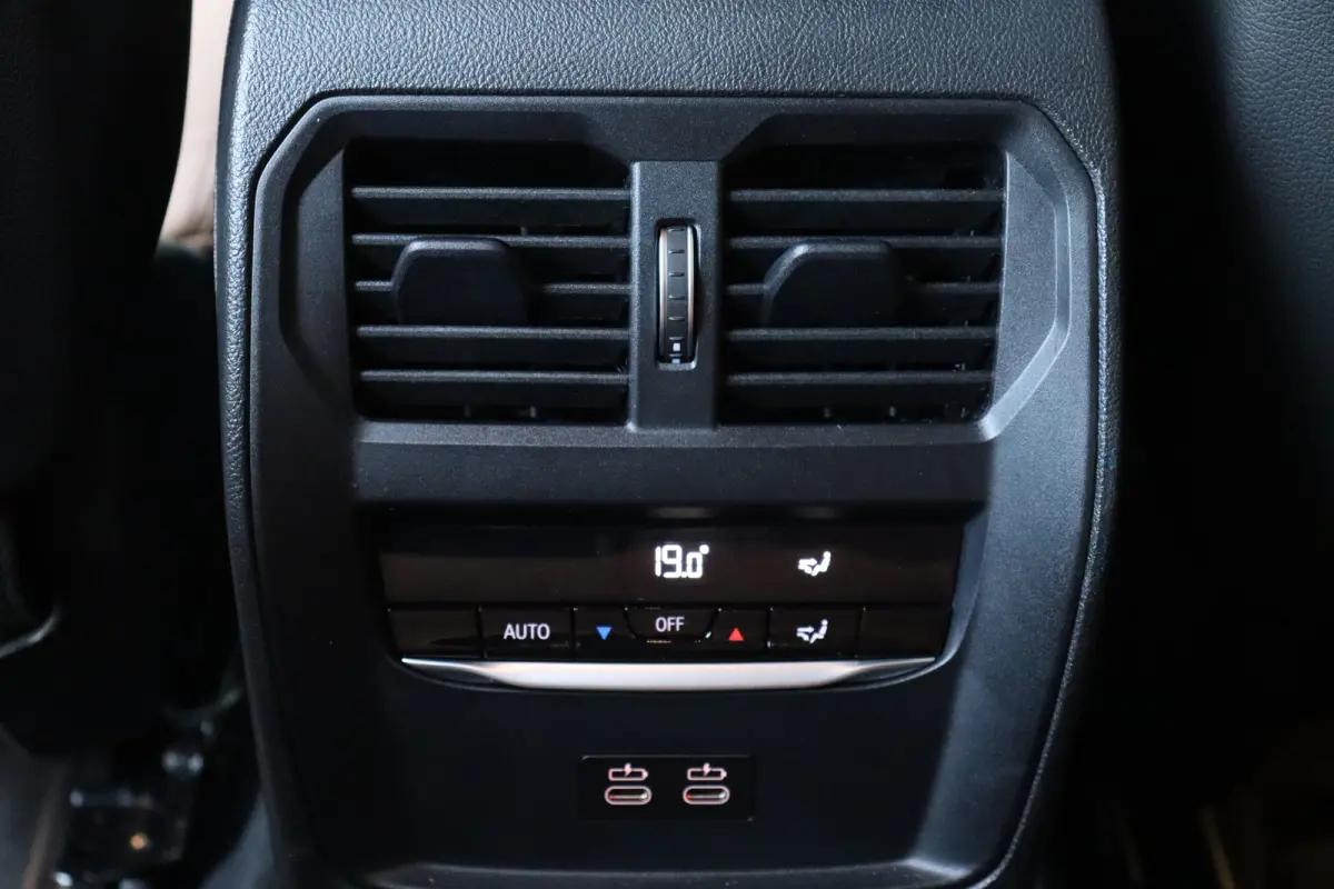 420I 184PK HIGH EXECUTIVE M-SPORT AUTOMAAT / NAVI / LEDER / FULL-LED / CLIMA / PDC / 18" LMV / CAMERA / PANO. DAK / KEYLESS / M-SPORT SEATS / HARMAN KARDON / WEGKLAP. TREKHAAK / WINTERPAKKET