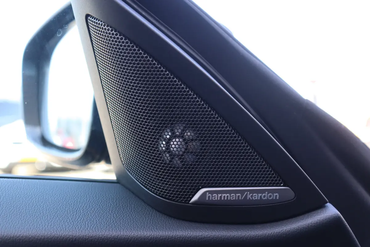 420I 184PK HIGH EXECUTIVE M-SPORT AUTOMAAT / NAVI / LEDER / FULL-LED / CLIMA / PDC / 18" LMV / CAMERA / PANO. DAK / KEYLESS / M-SPORT SEATS / HARMAN KARDON / WEGKLAP. TREKHAAK / WINTERPAKKET