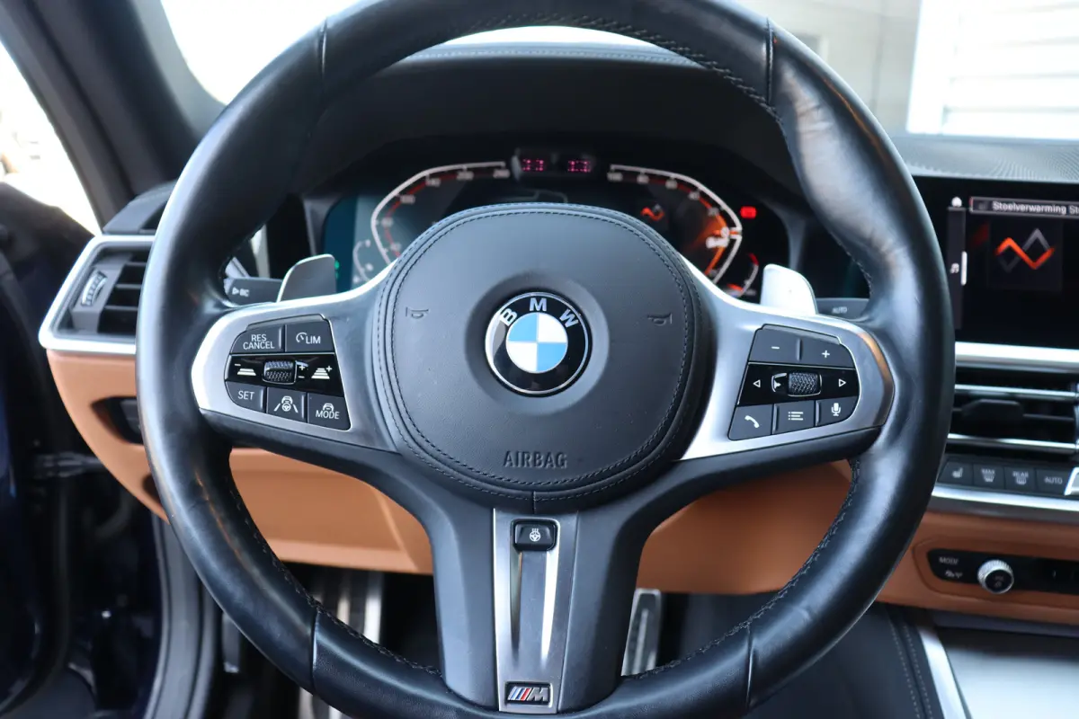 420I 184PK HIGH EXECUTIVE M-SPORT AUTOMAAT / NAVI / LEDER / FULL-LED / CLIMA / PDC / 18" LMV / CAMERA / PANO. DAK / KEYLESS / M-SPORT SEATS / HARMAN KARDON / WEGKLAP. TREKHAAK / WINTERPAKKET