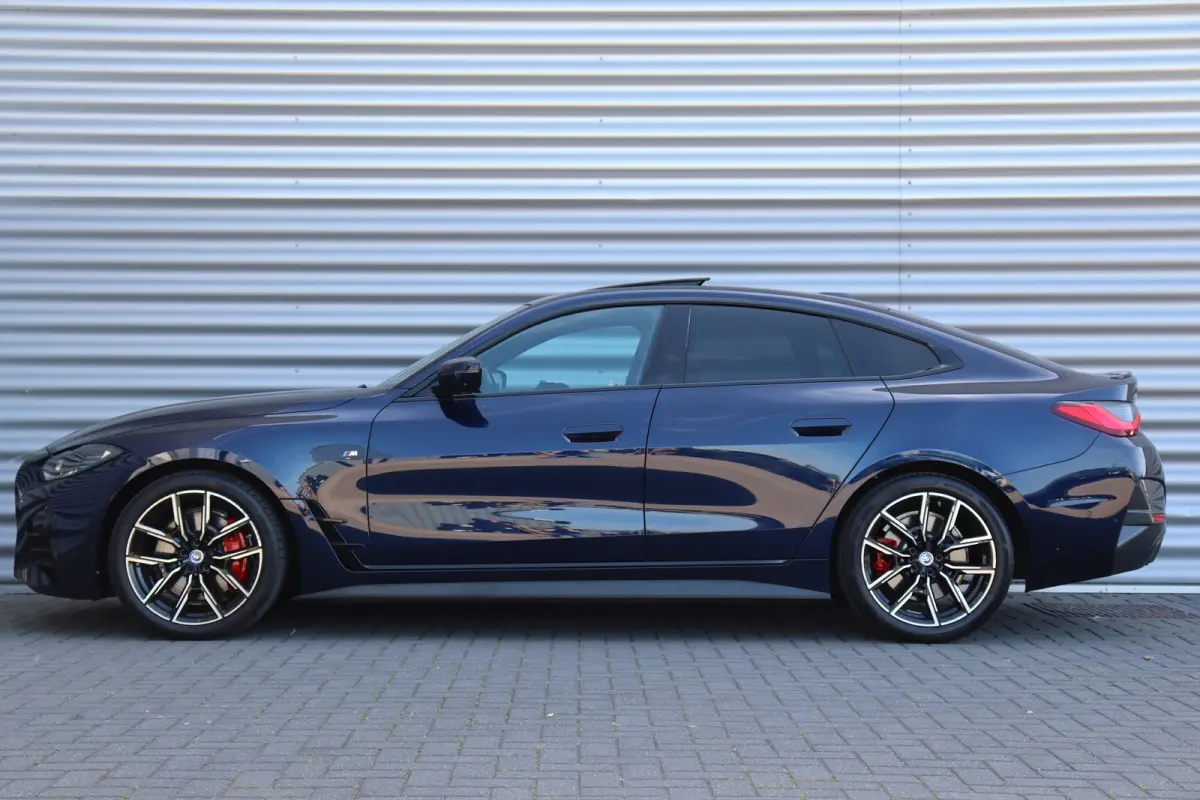 420I 184PK HIGH EXECUTIVE M-SPORT AUTOMAAT / NAVI / LEDER / FULL-LED / CLIMA / PDC / 18" LMV / CAMERA / PANO. DAK / KEYLESS / M-SPORT SEATS / HARMAN KARDON / WEGKLAP. TREKHAAK / WINTERPAKKET