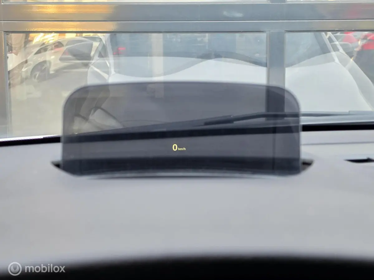 220i 190PK M SPORT LEER LED HEAD-UP