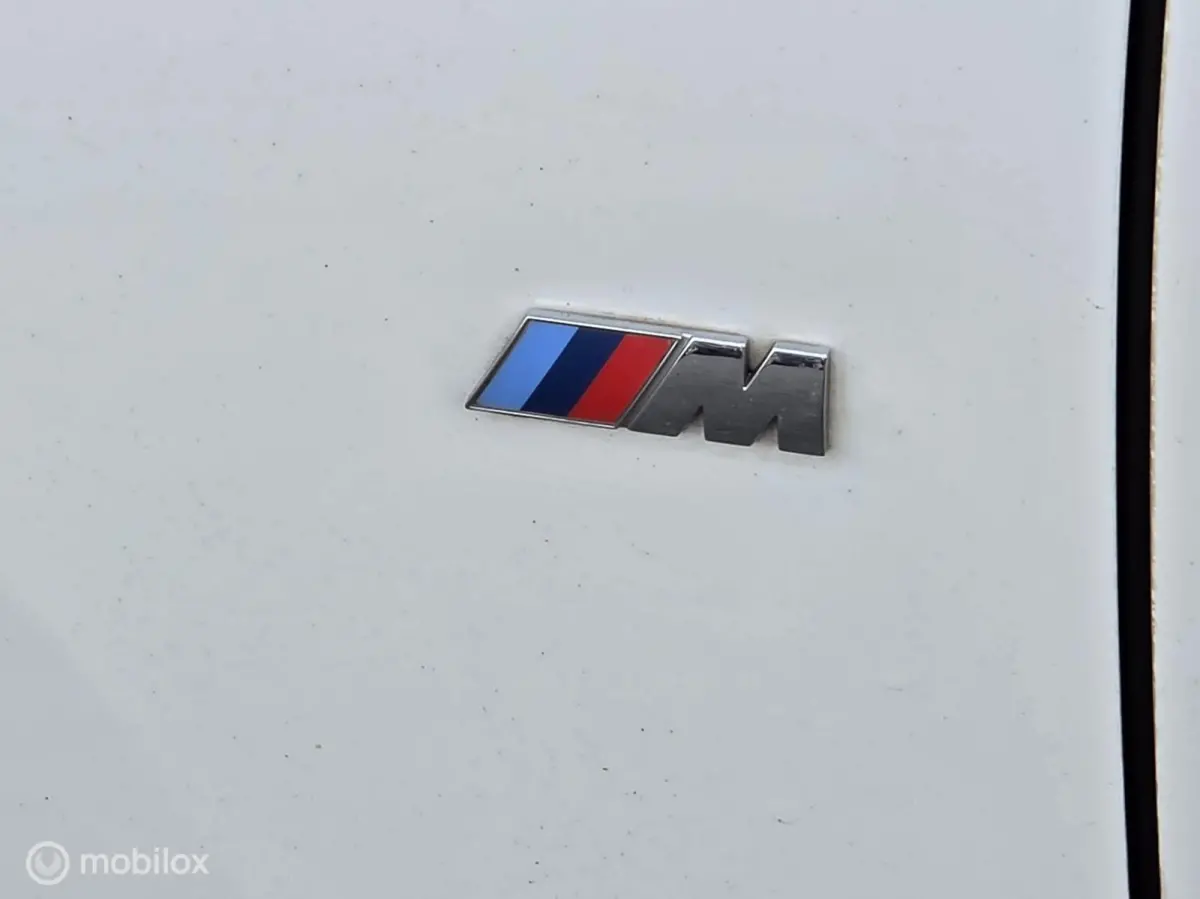 220i 190PK M SPORT LEER LED HEAD-UP