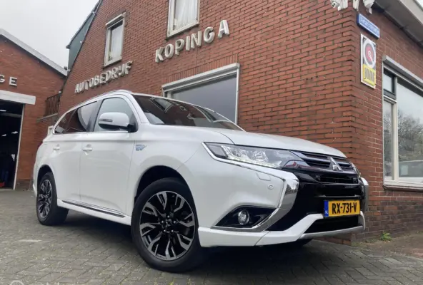 2.0 PHEV PREMIUM,