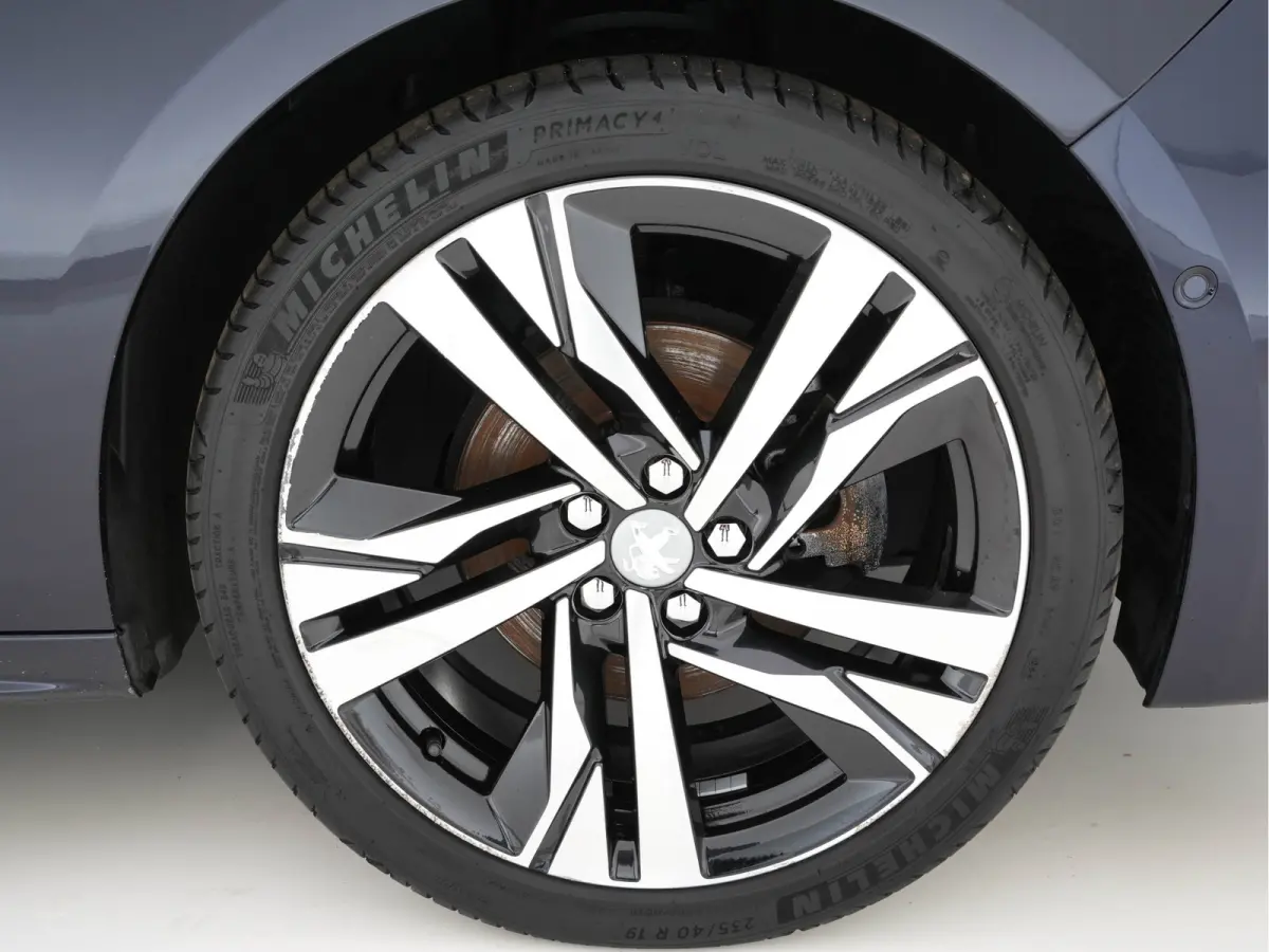 1.5 BlueHDI Blue Lease Active Avantage (INCL-BTW) *NAVI-FULLMAP | DIGI-COCKPIT | LANE-ASSIST | SPORT-SEATS | PRIVACY-GLASS | CAMERA | DAB | KEYLESS | ECC | CARBON-INLAY | PDC | CRUISE | 19"A