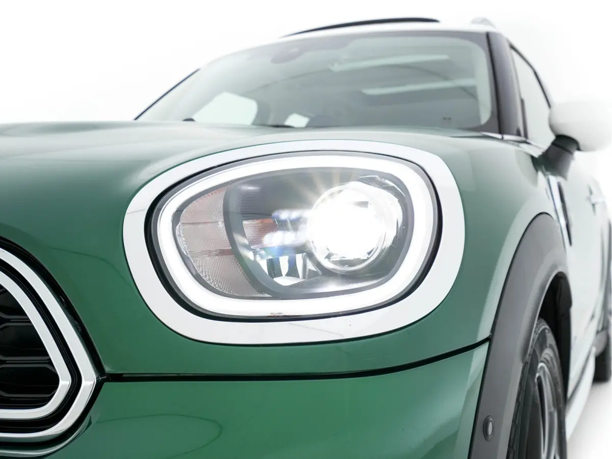 Mini 2.0 Cooper SE ALL4 (Plug-In) (INCL-BTW) Aut. *PANO | LEATHER-ALCANTARA | HARMAN/KARDON | ADAPTIVE-CRUISE | FULL-LED | KEYLESS | NAVI-FULLMAP | CAMERA | ECC | PDC | SPORTSEATS | AMBIENT-