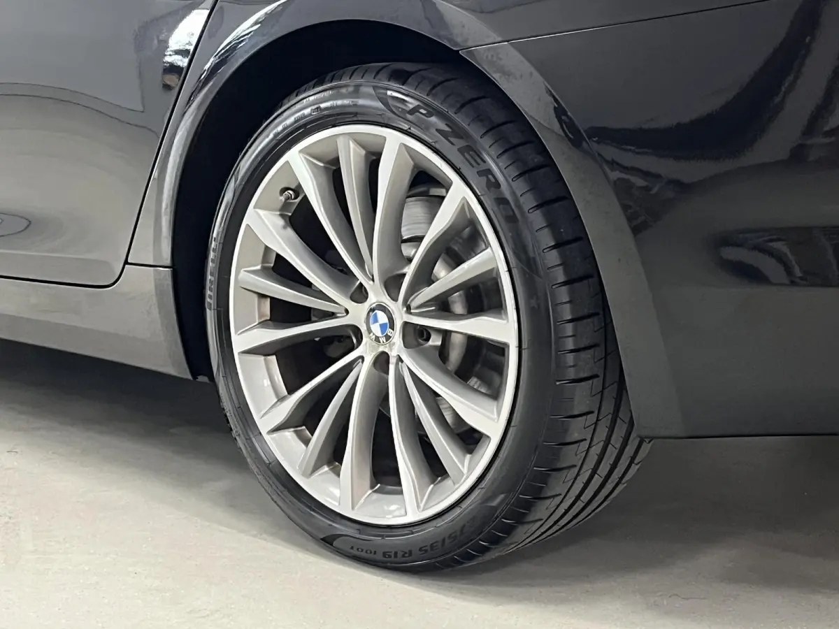 520d High Executive*DAKJE*HUD*CRUISE*NAVI.PROF*LED