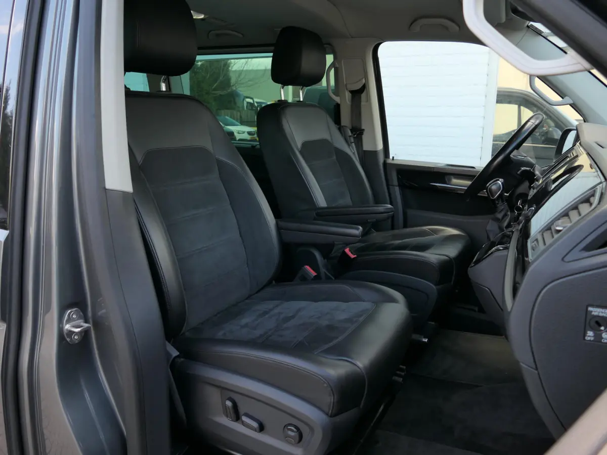 Multivan 2.0 TDI L1H1 Highline | Elektrische alcantara stoelen | Apple-/Android Carplay | ACC | Trekhaak | Standkachel | Achteruitrijcamera