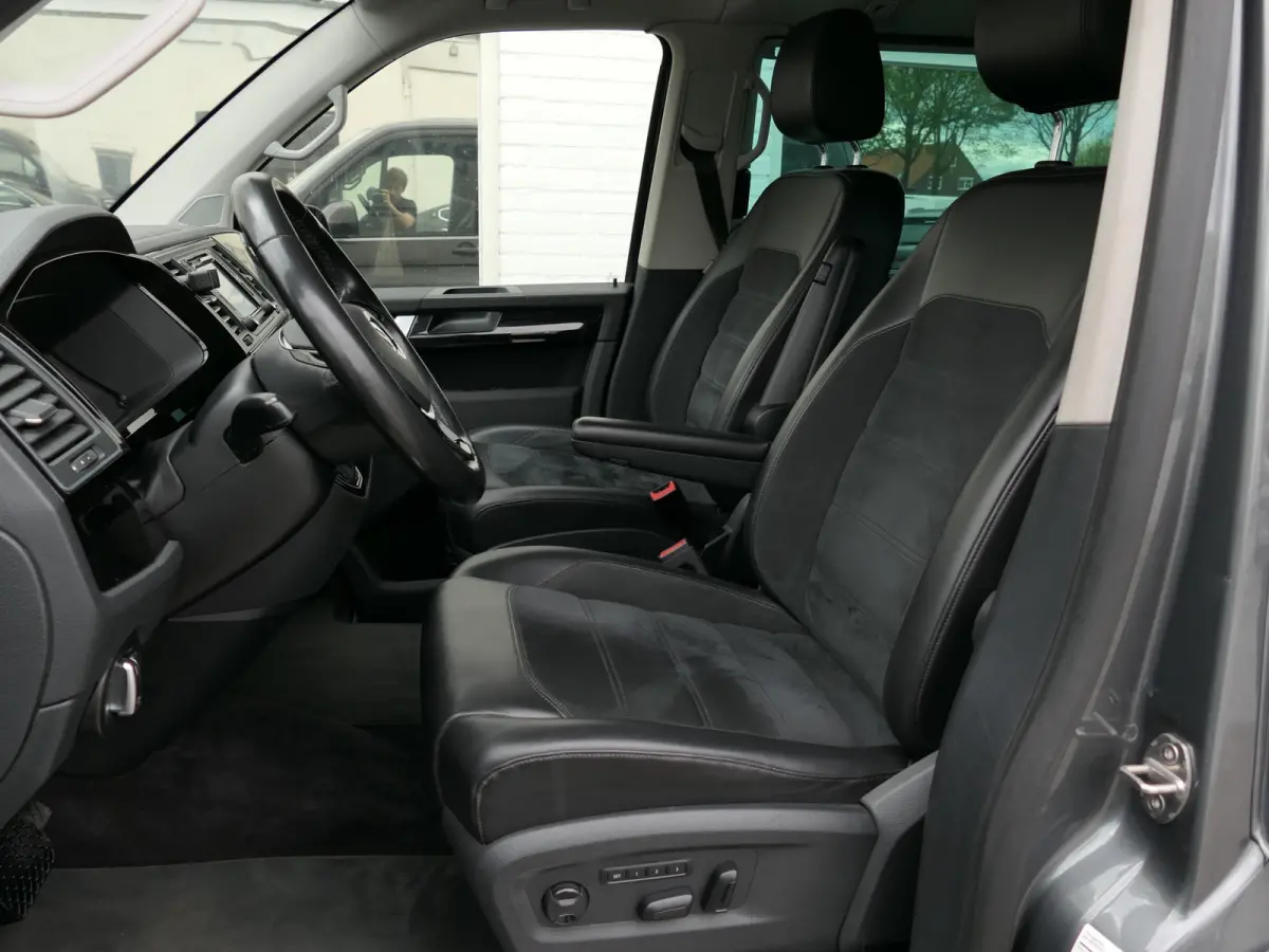 Multivan 2.0 TDI L1H1 Highline | Elektrische alcantara stoelen | Apple-/Android Carplay | ACC | Trekhaak | Standkachel | Achteruitrijcamera