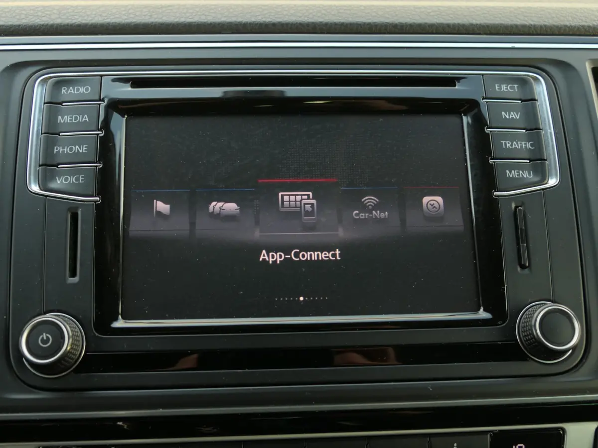 Multivan 2.0 TDI L1H1 Highline | Elektrische alcantara stoelen | Apple-/Android Carplay | ACC | Trekhaak | Standkachel | Achteruitrijcamera