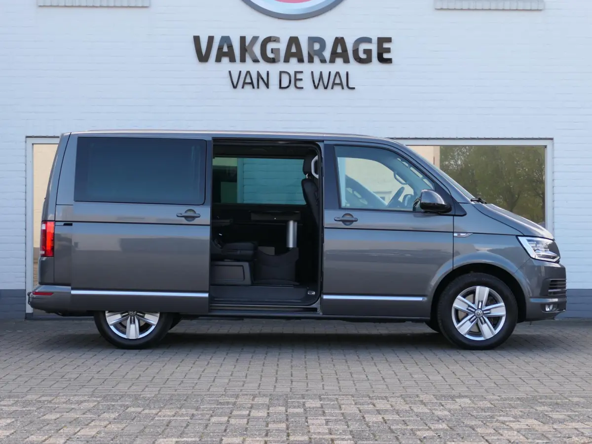 Multivan 2.0 TDI L1H1 Highline | Elektrische alcantara stoelen | Apple-/Android Carplay | ACC | Trekhaak | Standkachel | Achteruitrijcamera
