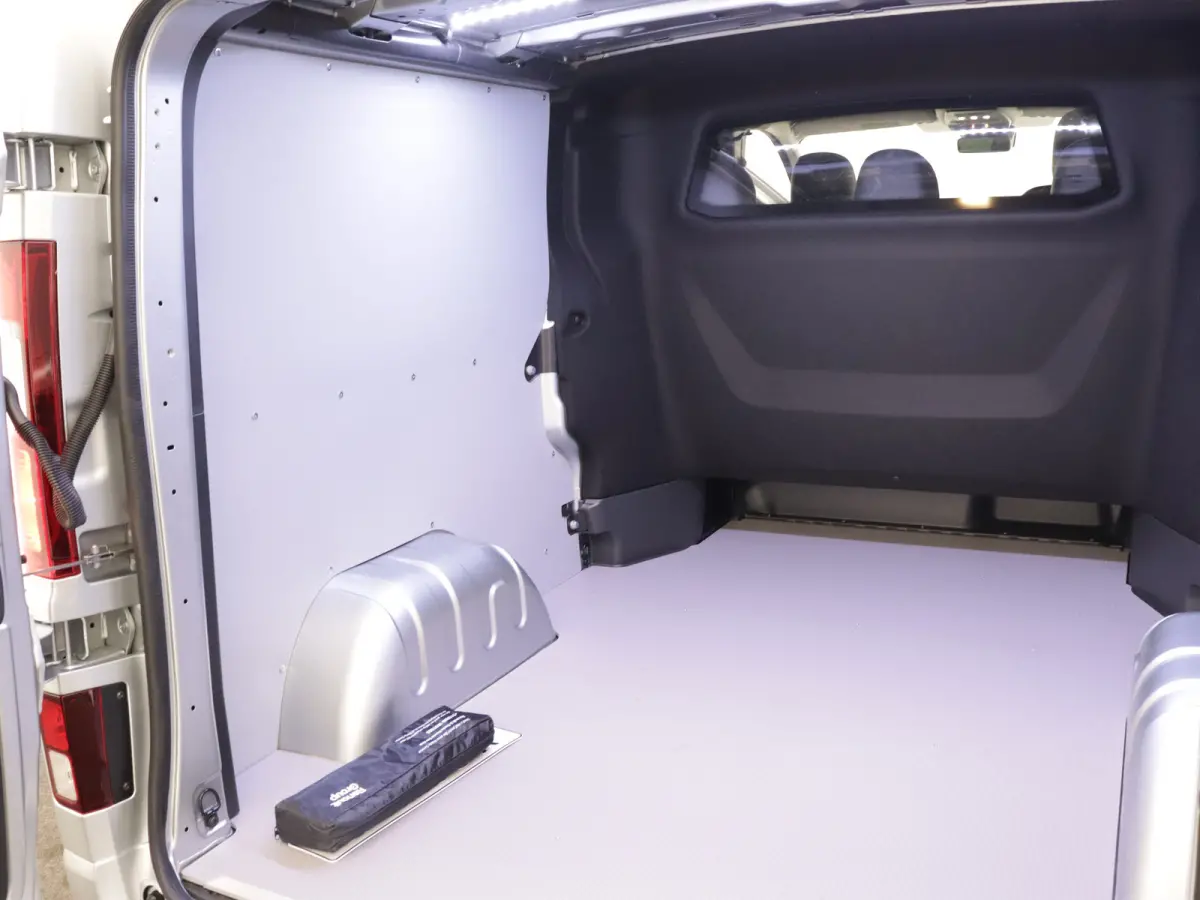 170PK L2H1 | 2 SCHUIFDEUREN | Luxe | DC DUBBEL CABINE BLACK EDITION | FULL OPTION | NAVIGATIE | CAMERA | KEYLESS | PARKEERSENSOREN