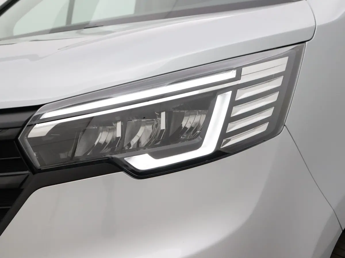 170PK L2H1 | 2 SCHUIFDEUREN | Luxe | DC DUBBEL CABINE BLACK EDITION | FULL OPTION | NAVIGATIE | CAMERA | KEYLESS | PARKEERSENSOREN