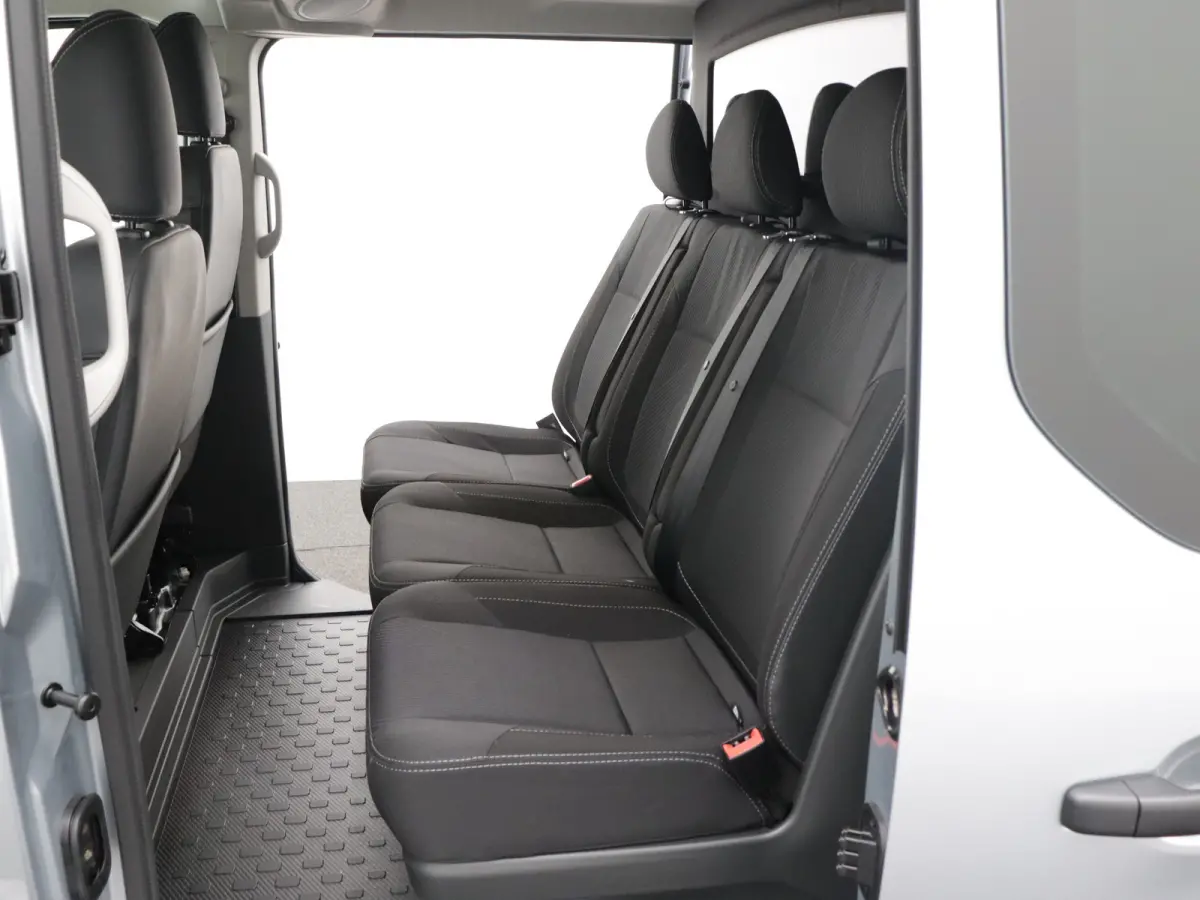170PK L2H1 | 2 SCHUIFDEUREN | Luxe | DC DUBBEL CABINE BLACK EDITION | FULL OPTION | NAVIGATIE | CAMERA | KEYLESS | PARKEERSENSOREN