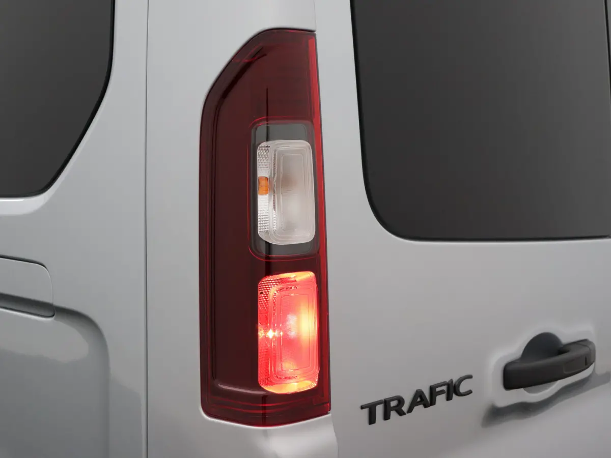 170PK L2H1 | 2 SCHUIFDEUREN | Luxe | DC DUBBEL CABINE BLACK EDITION | FULL OPTION | NAVIGATIE | CAMERA | KEYLESS | PARKEERSENSOREN