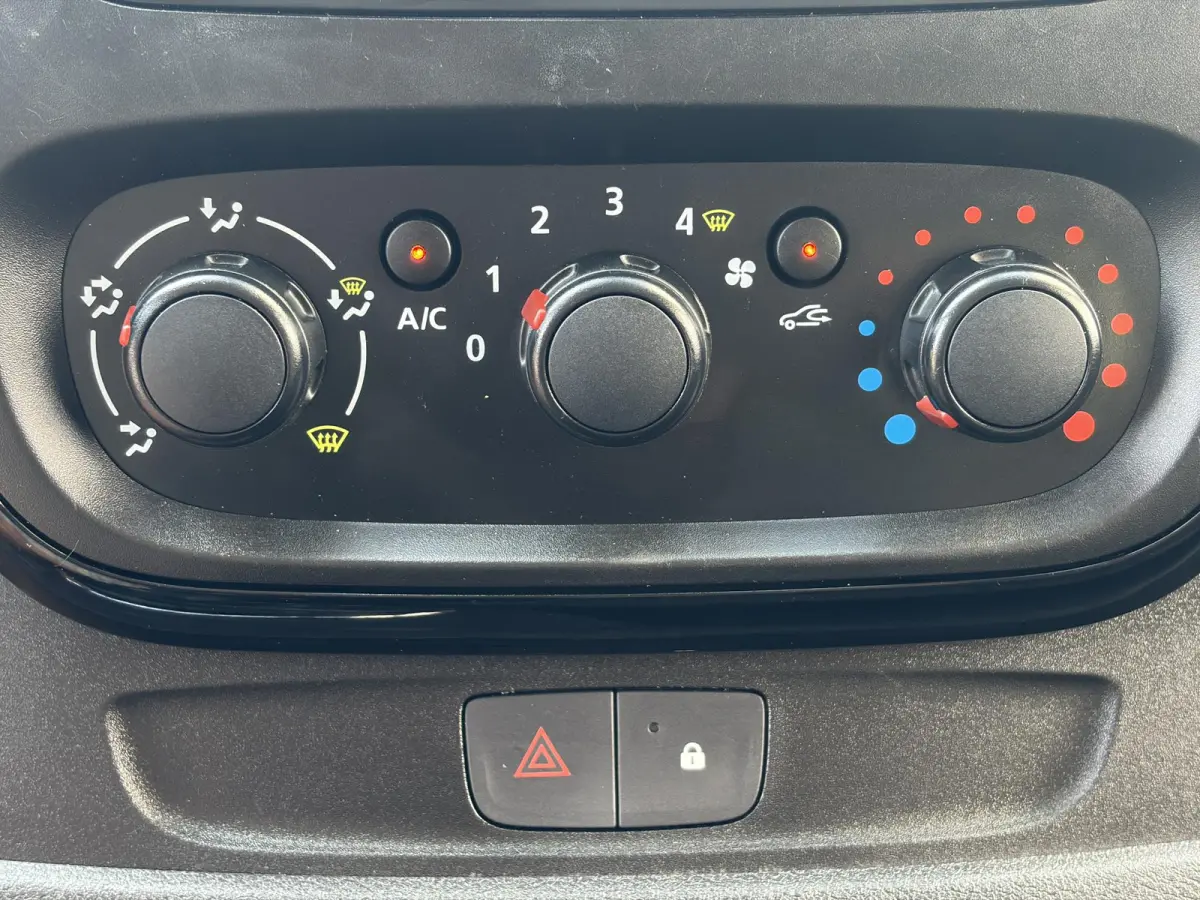 1.6 L1H1 SX*145PK*NAVI*A/C*CRUISE*3PERS*CAMERA*TEL
