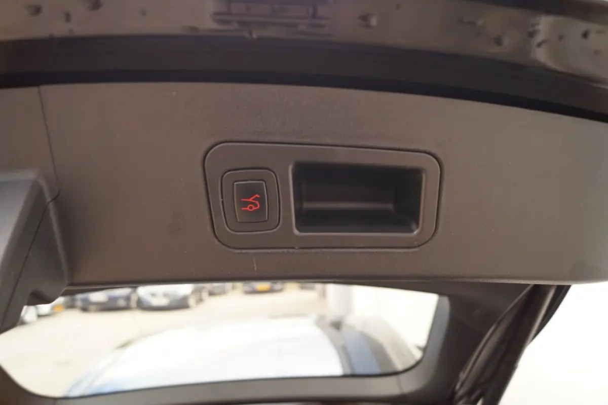 75D 333pk -SOH85%-PANO-NAVI-ECC-PDC-CAM-