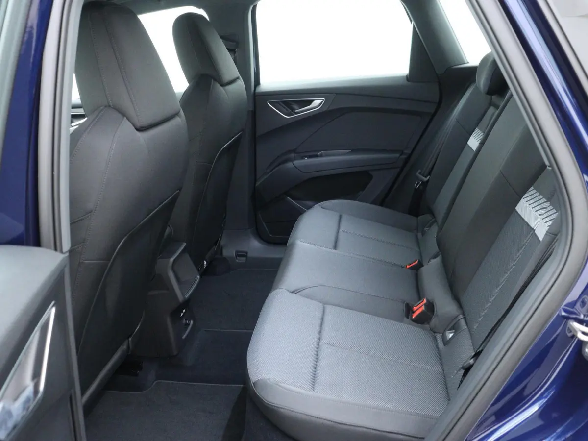 40 Advanced edition 82 kWh 204 PK | Navigatie | Audi soundsystem | Stoelverwarming | Apple CarPlay/Android Auto | Ambiant Lichtpakket | Sportstoelen | Parkeerhulp achter |