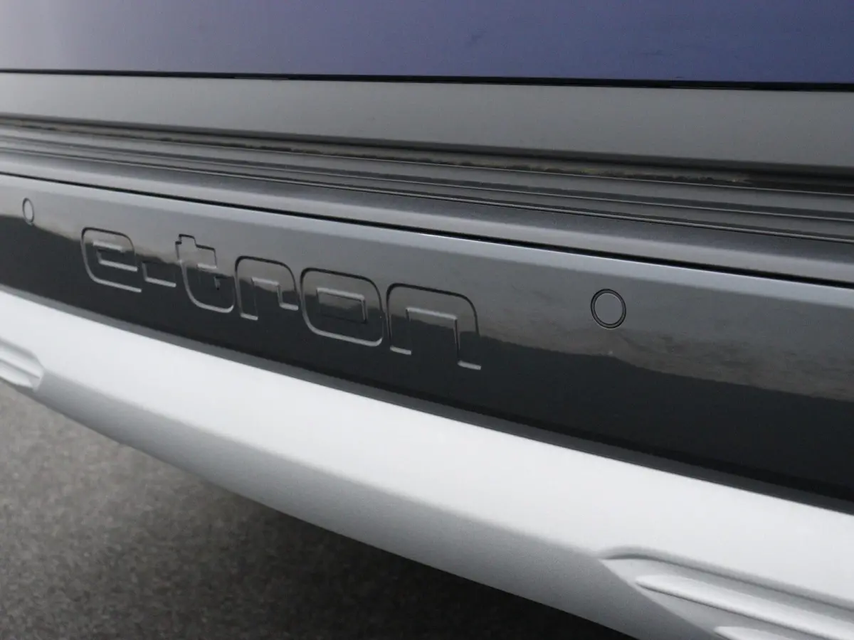 40 Advanced edition 82 kWh 204 PK | Navigatie | Audi soundsystem | Stoelverwarming | Apple CarPlay/Android Auto | Ambiant Lichtpakket | Sportstoelen | Parkeerhulp achter |
