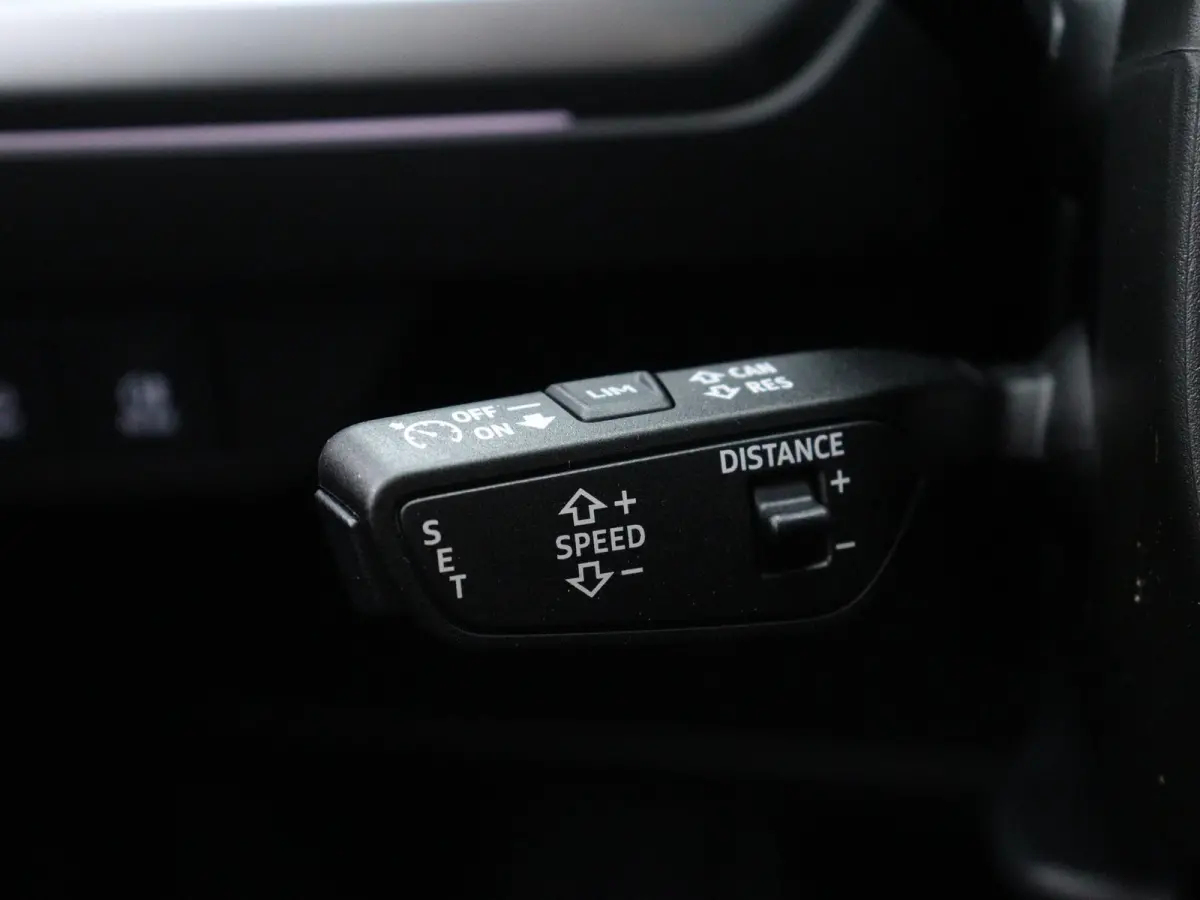40 Advanced edition 82 kWh 204 PK | Navigatie | Audi soundsystem | Stoelverwarming | Apple CarPlay/Android Auto | Ambiant Lichtpakket | Sportstoelen | Parkeerhulp achter |