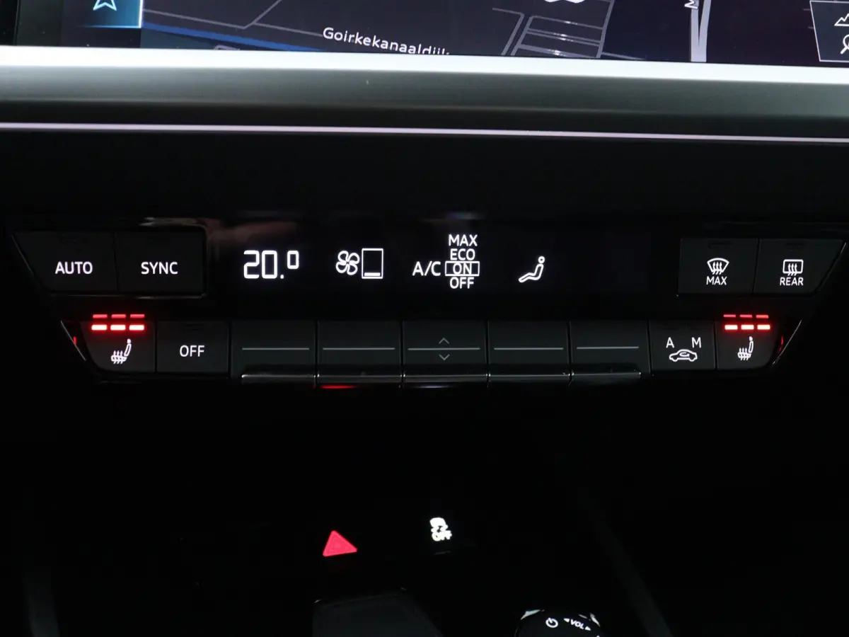 40 Advanced edition 82 kWh 204 PK | Navigatie | Audi soundsystem | Stoelverwarming | Apple CarPlay/Android Auto | Ambiant Lichtpakket | Sportstoelen | Parkeerhulp achter |