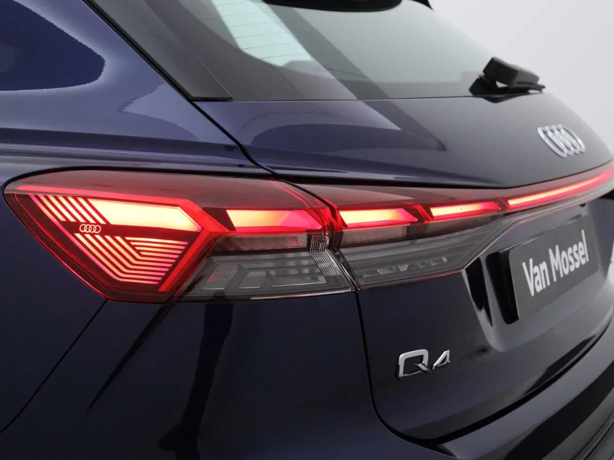 40 Advanced edition 82 kWh 204 PK | Navigatie | Audi soundsystem | Stoelverwarming | Apple CarPlay/Android Auto | Ambiant Lichtpakket | Sportstoelen | Parkeerhulp achter |