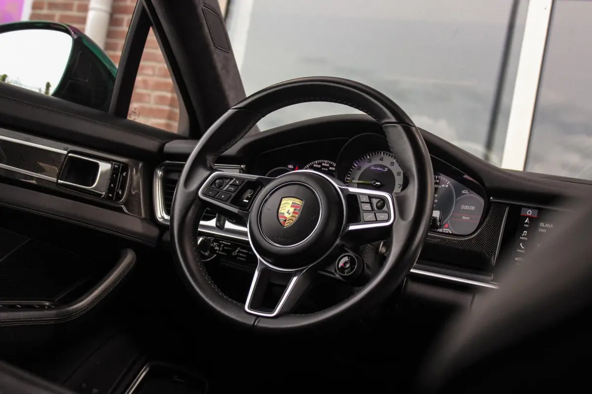 4.0 Turbo S E-Hybrid | 1e eigenaar | NL auto | Dealer Historie | Burmester | Matrix-LED | Dakraam | 21 inch | Sport-Chrono | Stoelventilatie