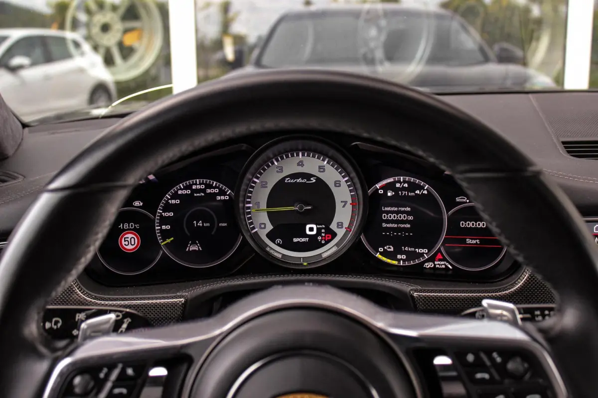 4.0 Turbo S E-Hybrid | 1e eigenaar | NL auto | Dealer Historie | Burmester | Matrix-LED | Dakraam | 21 inch | Sport-Chrono | Stoelventilatie