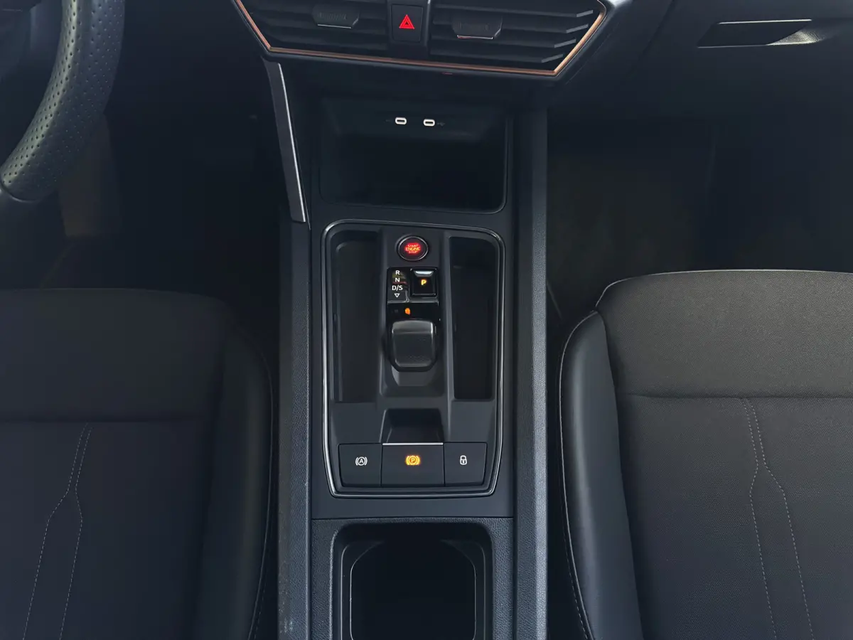 1.5 TSI 150 PK LED CARPLAY NAVI CAMERA ADAP.CRUISE STOEL/STUUR VERW.