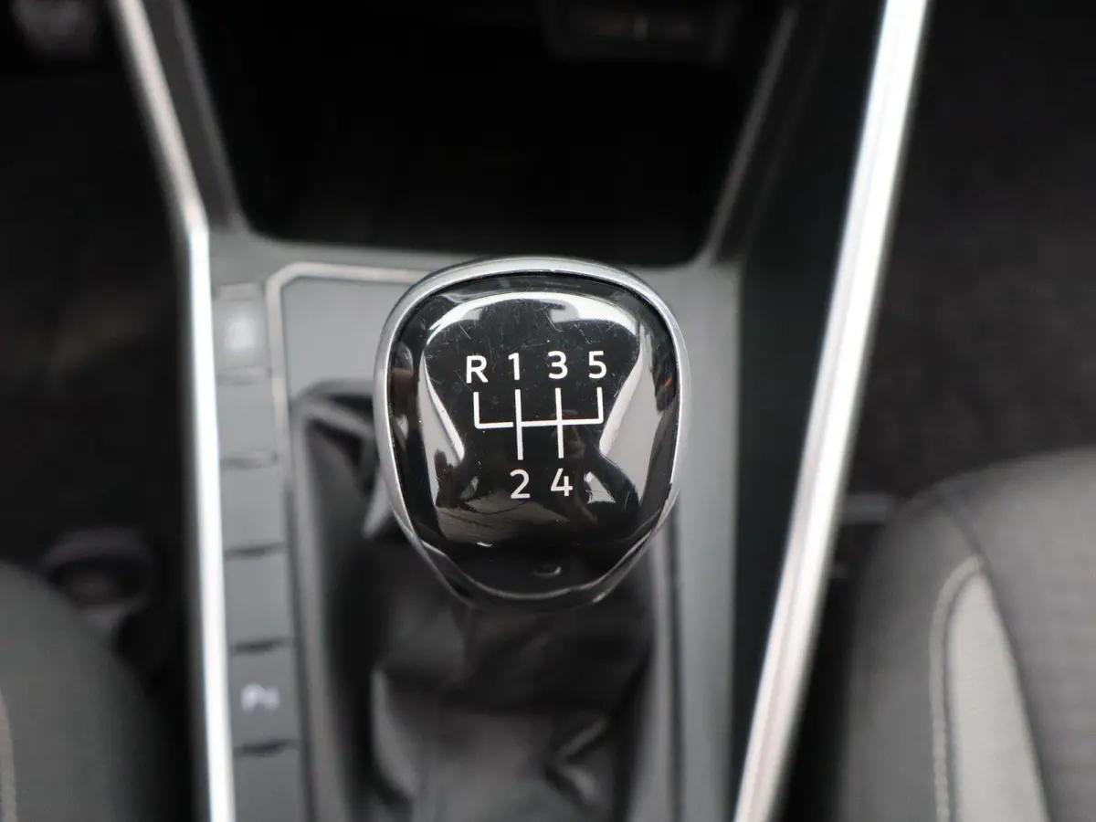 1.0 TSI Life | Apple carplay | Adaptieve cruise control | Lane assist | Airco |