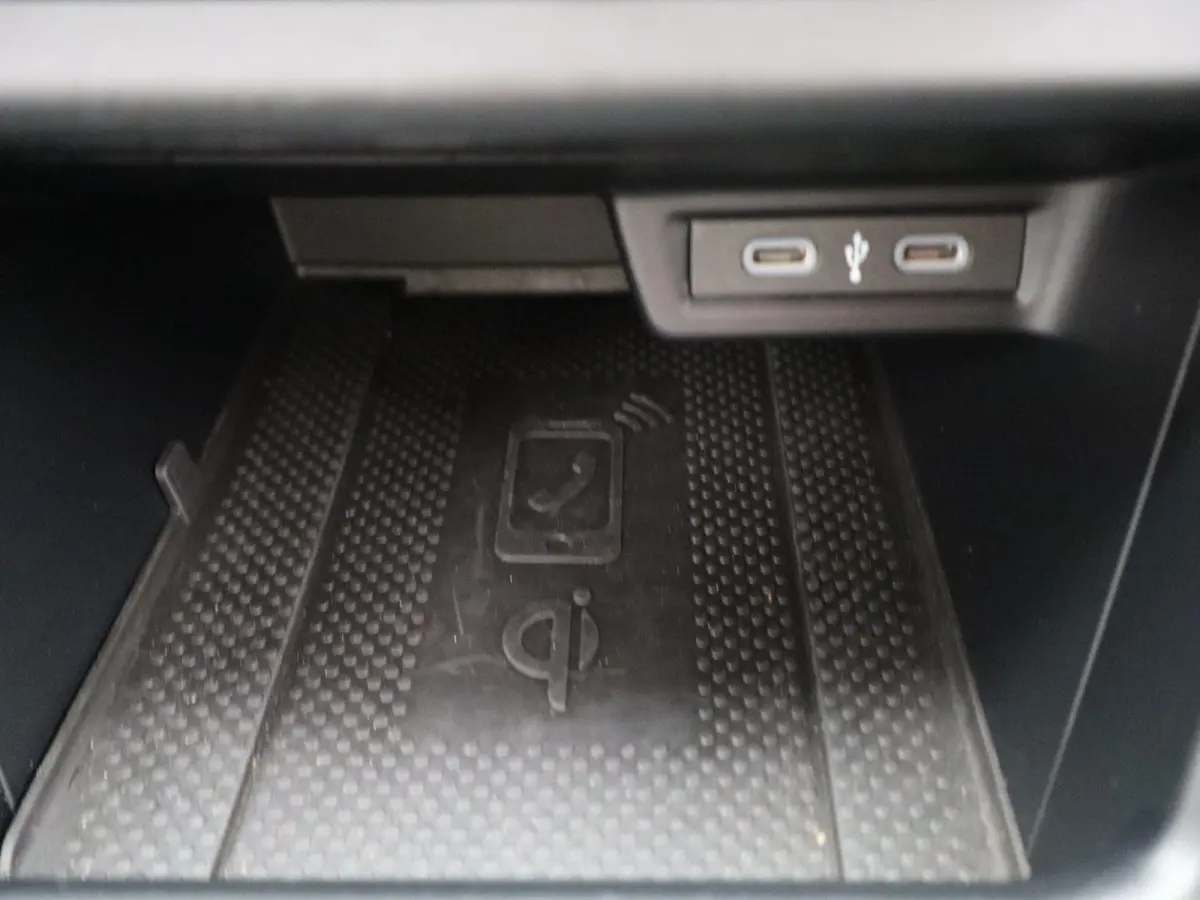 1.0 TSI Life | Apple carplay | Adaptieve cruise control | Lane assist | Airco |