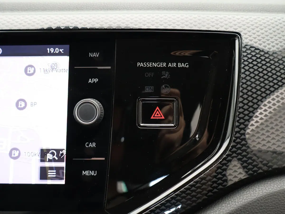 1.0 TSI Life | Apple carplay | Adaptieve cruise control | Lane assist | Airco |