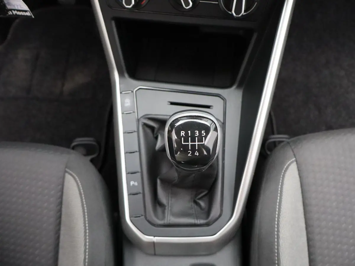 1.0 TSI Life | Apple carplay | Adaptieve cruise control | Lane assist | Airco |