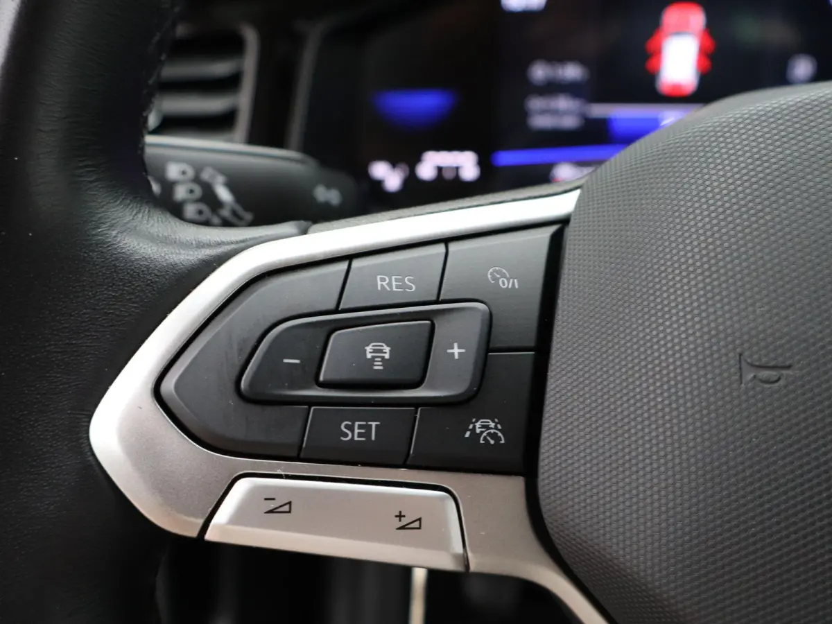 1.0 TSI Life | Apple carplay | Adaptieve cruise control | Lane assist | Airco |