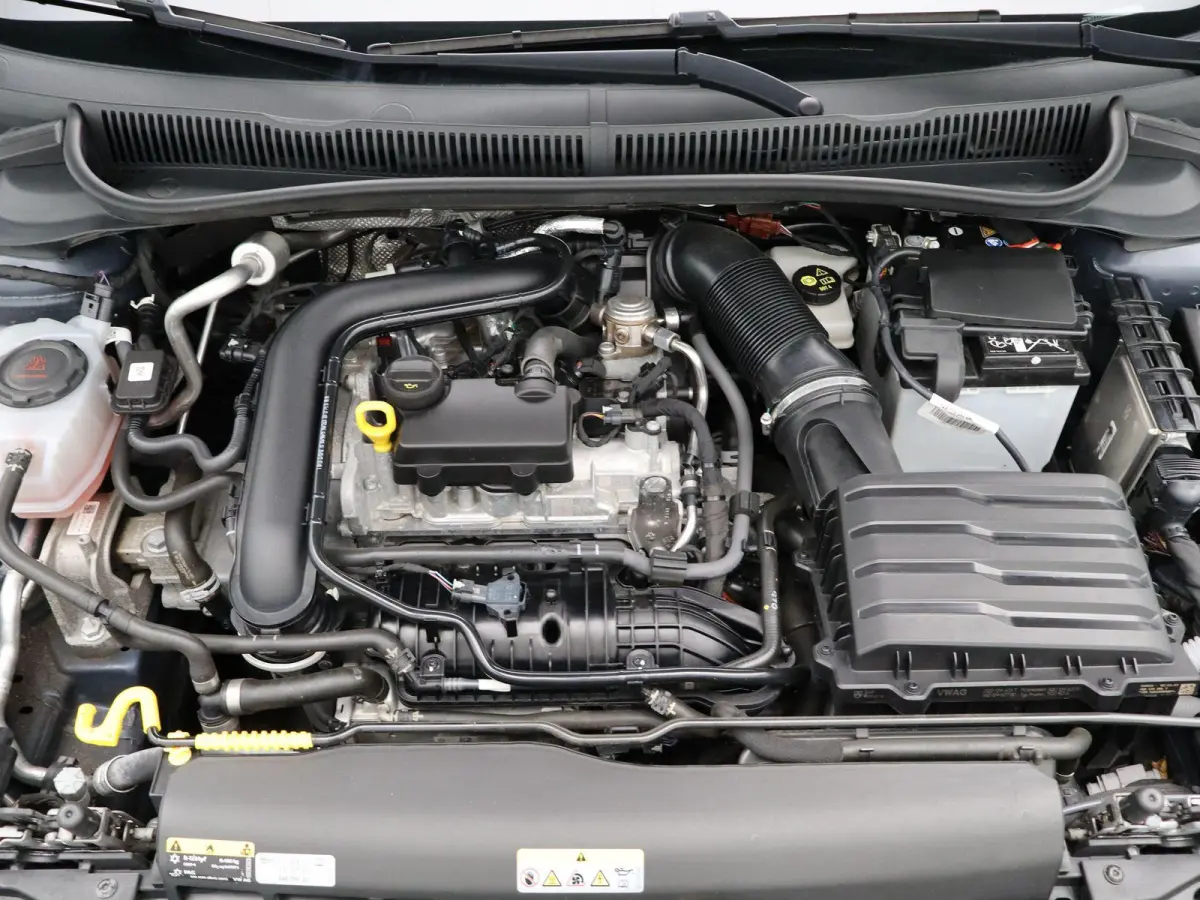 1.0 TSI Life | Apple carplay | Adaptieve cruise control | Lane assist | Airco |