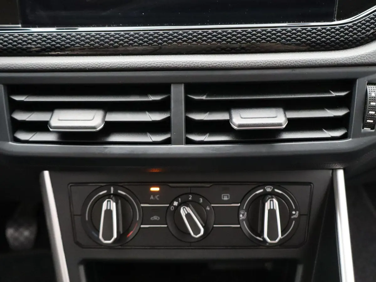 1.0 TSI Life | Apple carplay | Adaptieve cruise control | Lane assist | Airco |