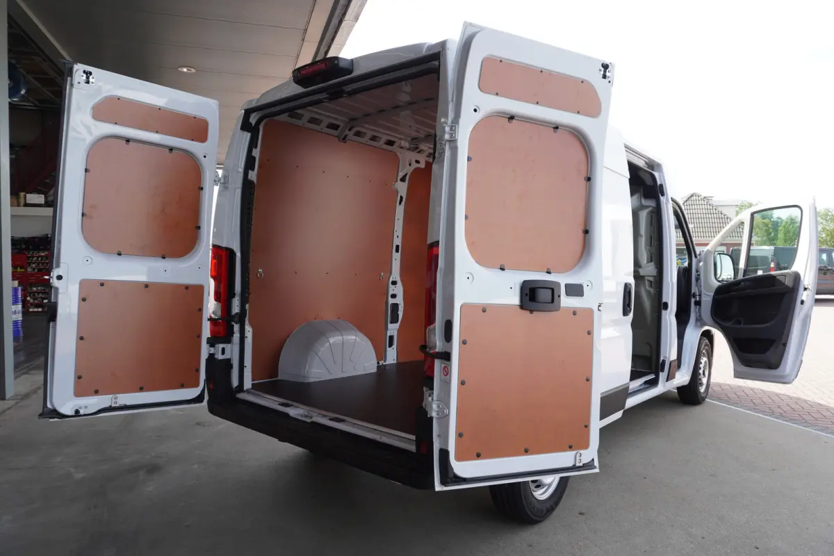 2.2 BlueHDi 140PK S&S L2H2 3.5t Automaat Nr. V205 | Climate | Cruise | Navi | 360 Camera | Blis | Betimmering