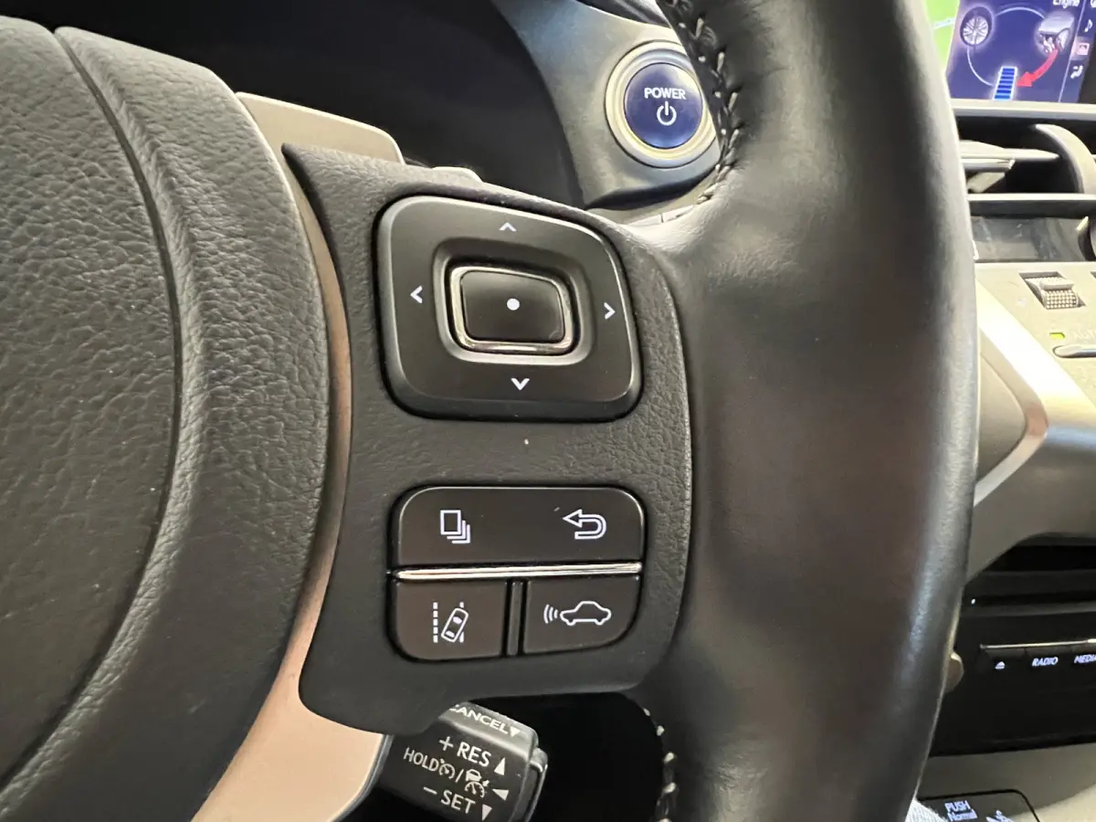 300h Comfort line | Navigatie/Android/Apple Carplay | LM Velgen 18" | Achteruitrijcamera | Cruise Control Adaptive | Airco |