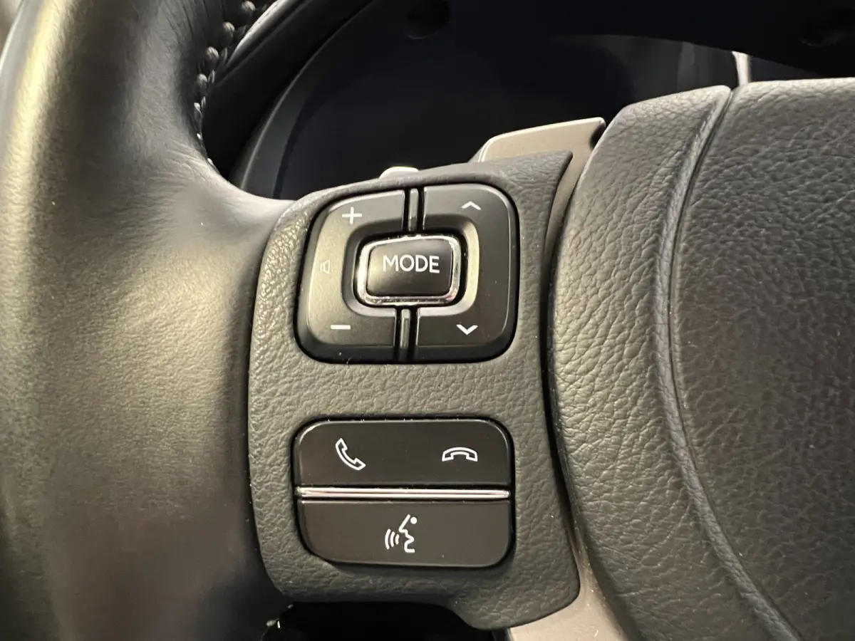 300h Comfort line | Navigatie/Android/Apple Carplay | LM Velgen 18" | Achteruitrijcamera | Cruise Control Adaptive | Airco |