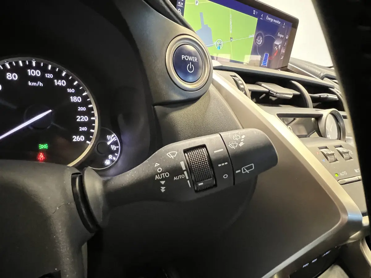 300h Comfort line | Navigatie/Android/Apple Carplay | LM Velgen 18" | Achteruitrijcamera | Cruise Control Adaptive | Airco |