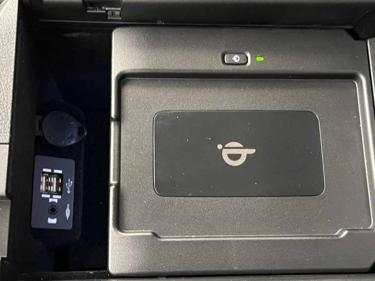 300h Comfort line | Navigatie/Android/Apple Carplay | LM Velgen 18" | Achteruitrijcamera | Cruise Control Adaptive | Airco |