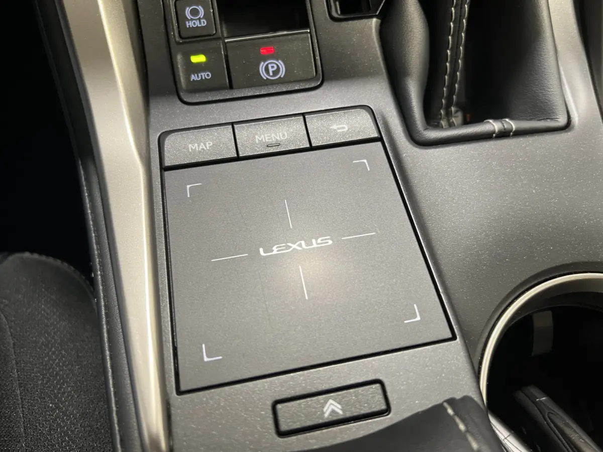 300h Comfort line | Navigatie/Android/Apple Carplay | LM Velgen 18" | Achteruitrijcamera | Cruise Control Adaptive | Airco |