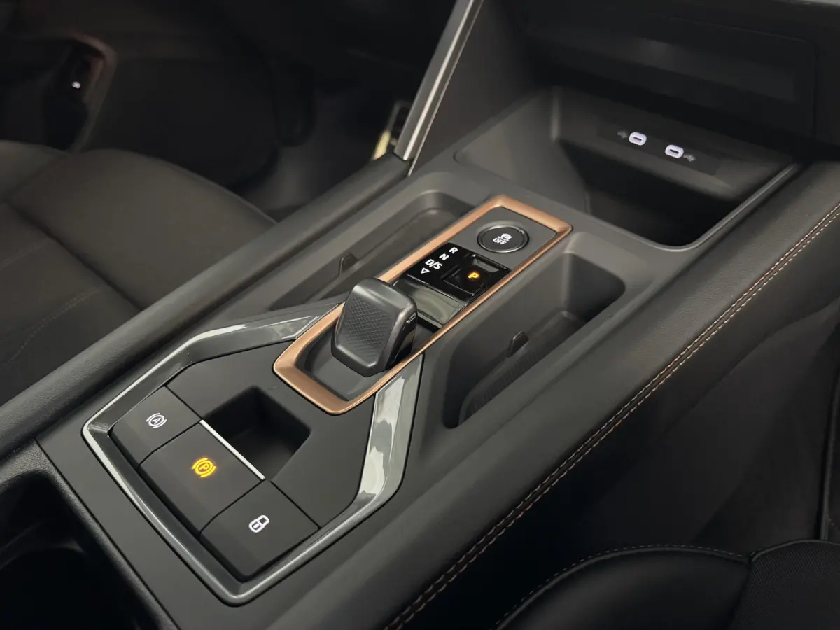 1.5 TSI 150 PK BENZINE CAMERA STOEL/STUUR ELEK.KLEP VERW. LED LEER CARPLAY ZWARTE.HEMEL