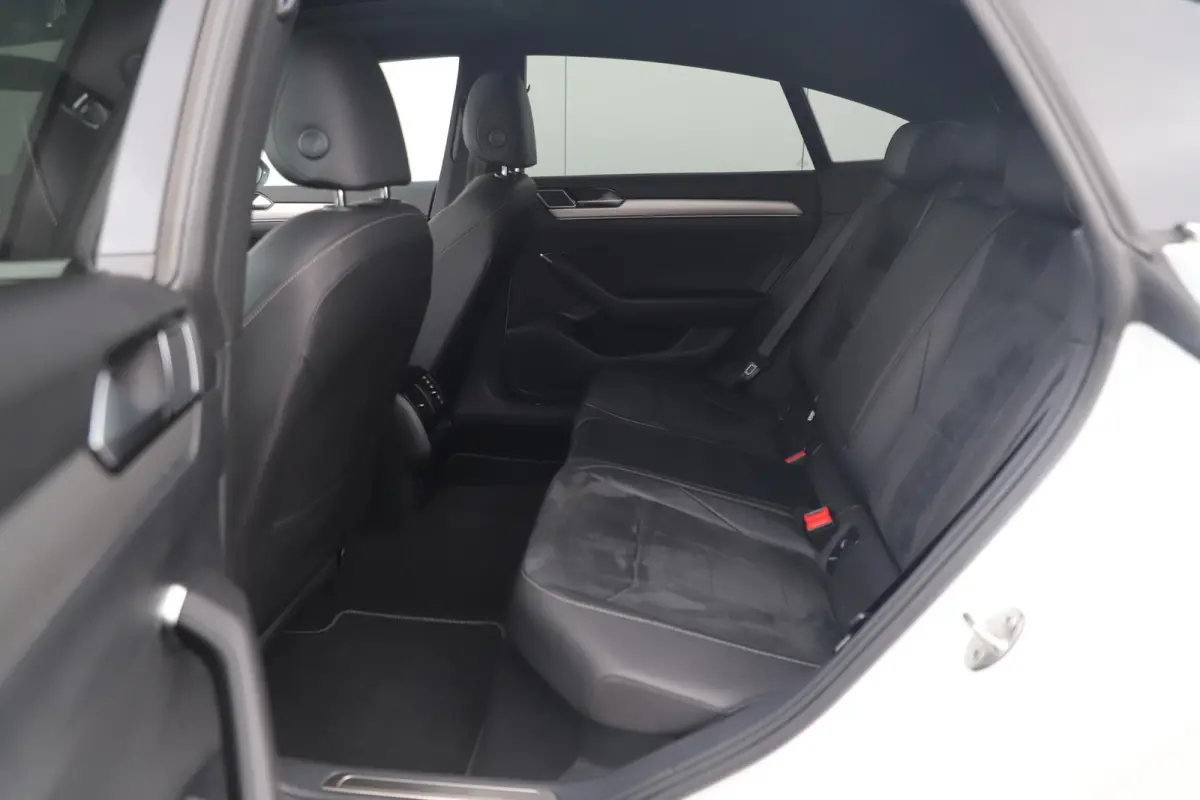 1.5 TSI Business R 150PK DSG Automaat Virtual Panoramadak Keyless Navigatie Adaptive Cruise Lane Assist Full LED PDC Carplay Android Bluetooth Stoelverwarming
