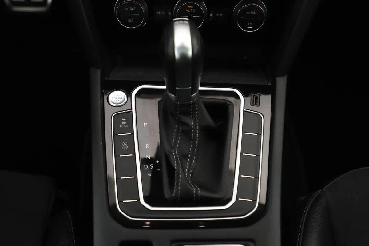 1.5 TSI Business R 150PK DSG Automaat Virtual Panoramadak Keyless Navigatie Adaptive Cruise Lane Assist Full LED PDC Carplay Android Bluetooth Stoelverwarming